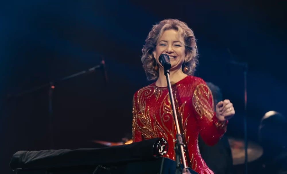 Song Sung Blue' Premieres to Oscar Buzz for Kate Hudson | Award Expert